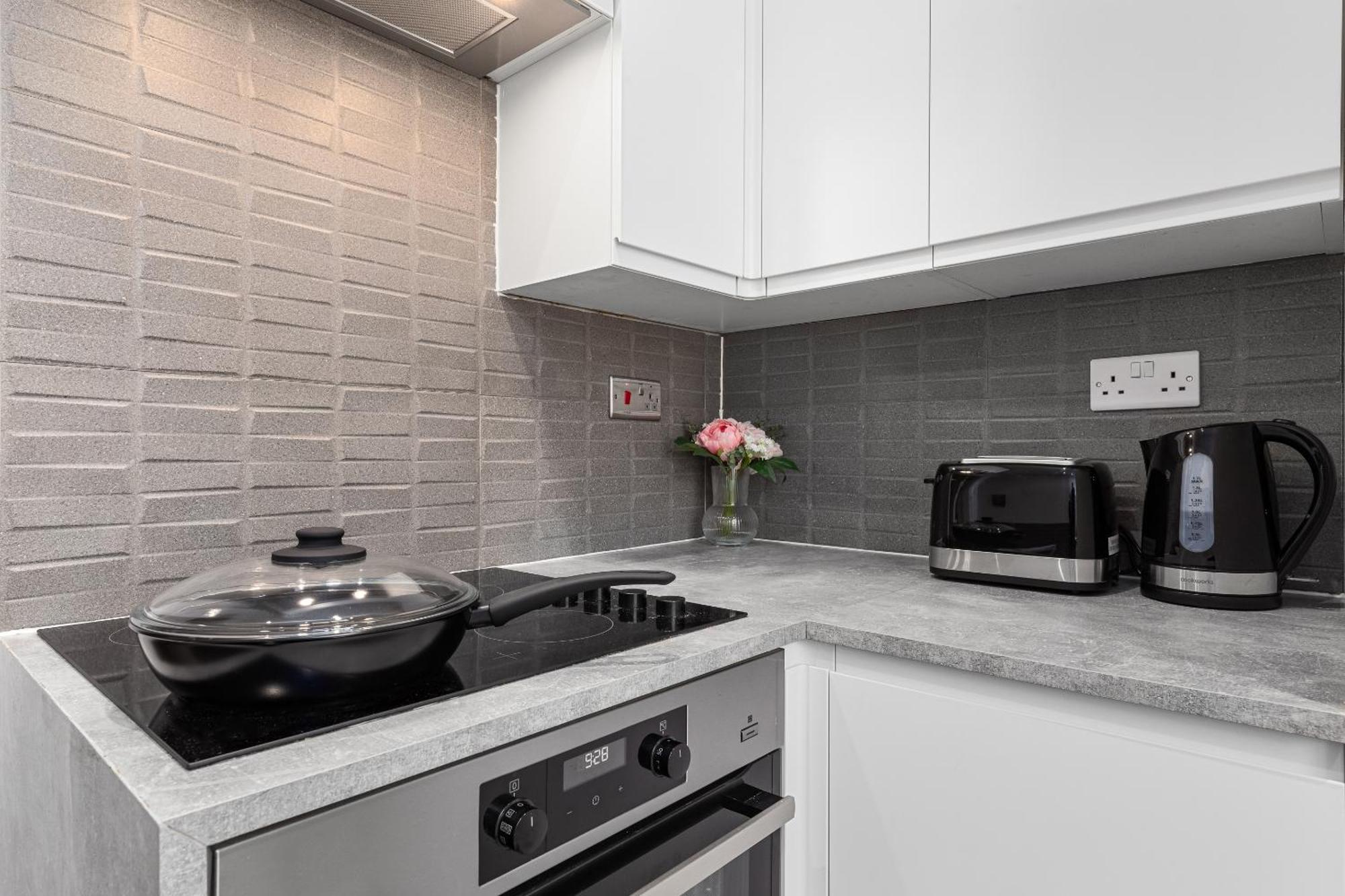 Central London Luxury, Relaxing Apartment! 2 Mins From Paddington Station! Eksteriør billede